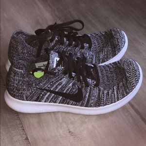 Women’s Nike Free & Flexible size 7 NEW